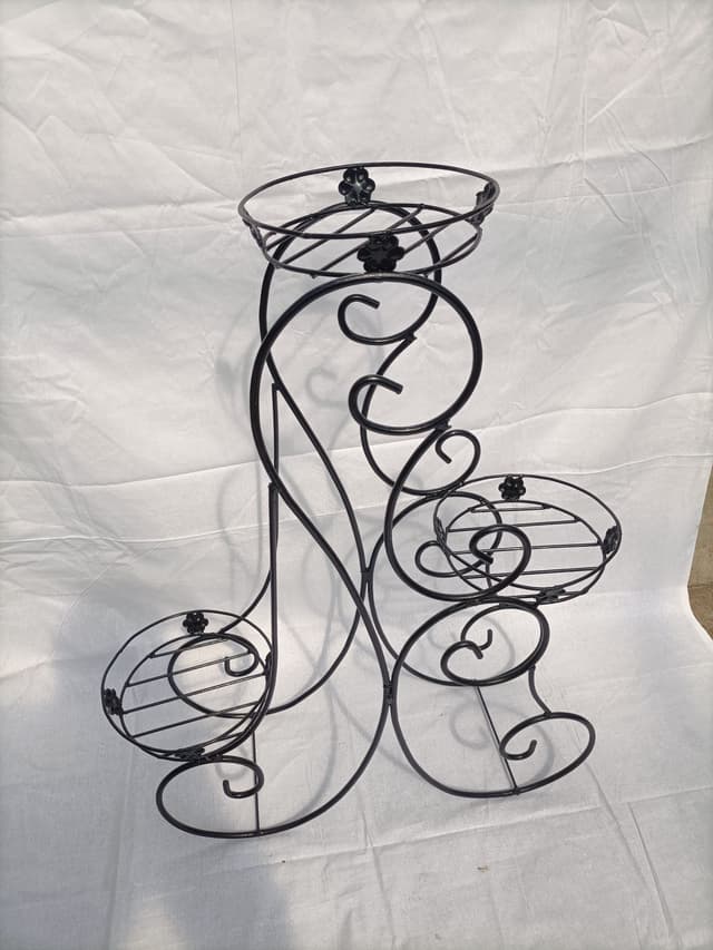 3 Pots Flower Stand - View 1